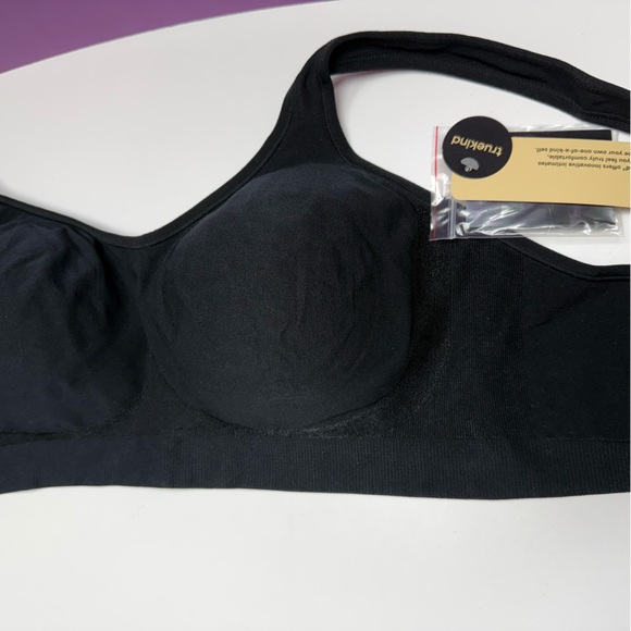 Seamless Black and Cream Bralette Set - Picture 9 of 16